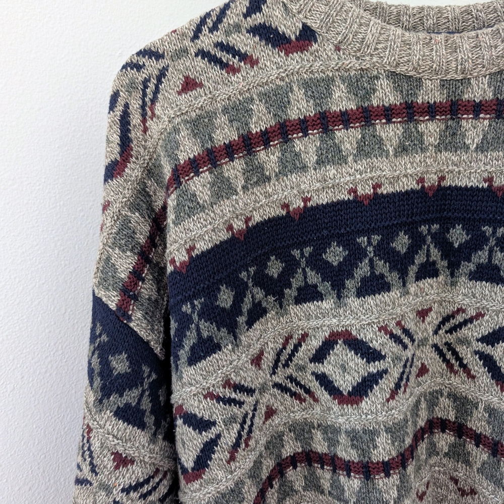 Cozy Patterned Sweater - image 5